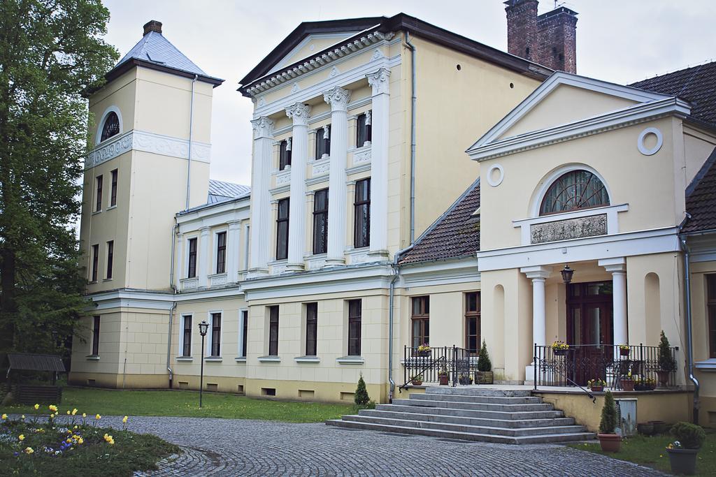 Palac Jablonowo Panzió Ujście Kültér fotó